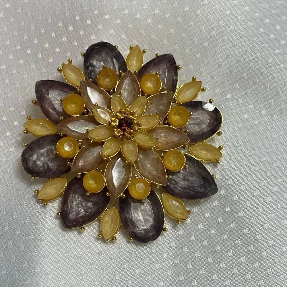 Vintage Marquise Crystal Brooch Pin Multi-Color Gold Rhinestone Flower